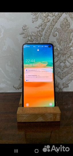 Samsung Galaxy S10e (Snapdragon 855), 6/128 гб