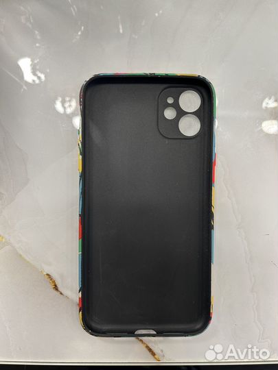 Чехол на iPhone 11 kaws