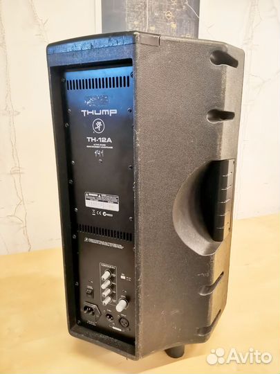 Активная колонка Mackie TH-12A