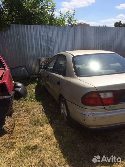 Продаю мазда 323 по запчастям