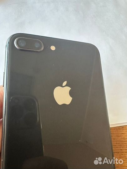 iPhone 8 Plus, 64 ГБ