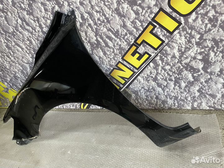 Крыло переднее левое Toyota Corolla E150 Королла