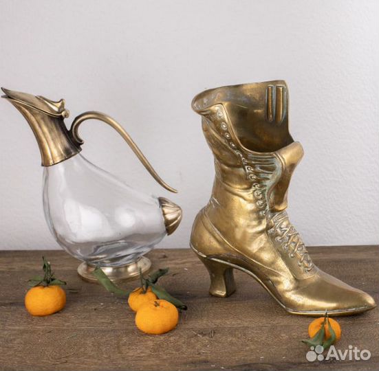 Ваза в виде ботильона бронза