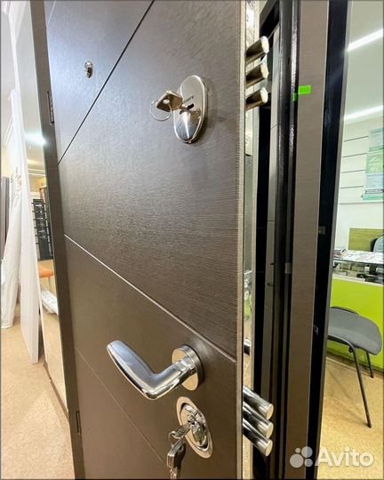 Дверь стальная