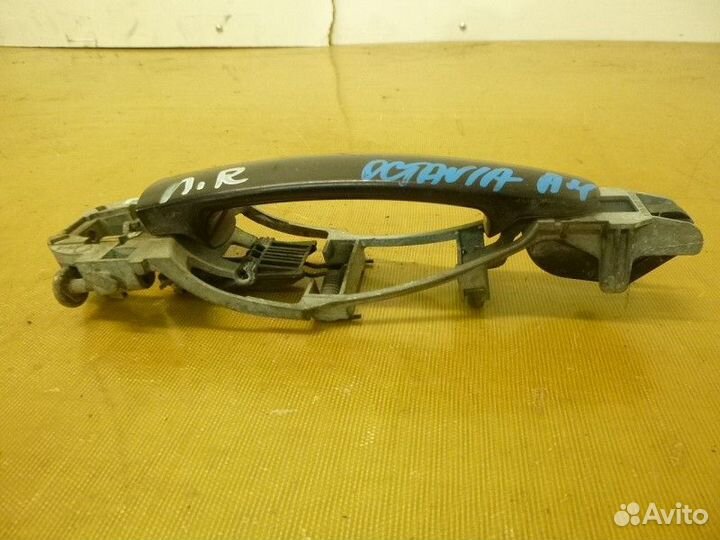 Ручка двери передней наружная правая skoda octavia