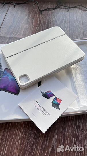 Чехол-клавиатура Magic Keyboard