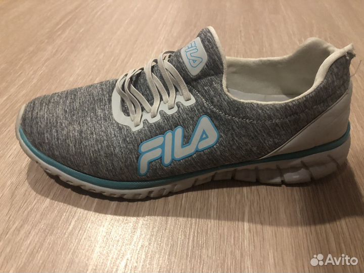 Спортиыне кроссовки fila