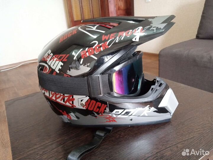 Кроссовый шлем