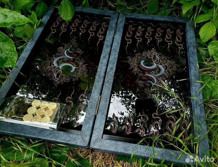 Нарды под стеклом