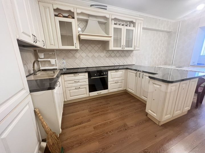 2-к. квартира, 71,4 м², 12/14 эт.