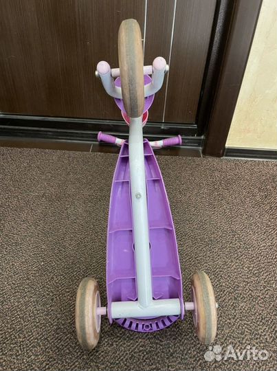 Самокат для девочки Disney отдам