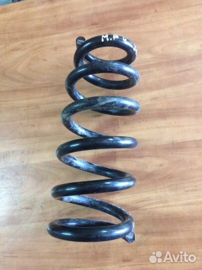 Передняя пружина mitsubishi pajero 4