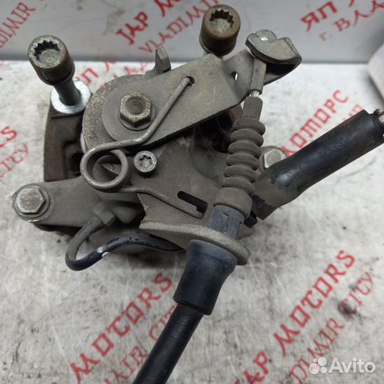 Суппорт тормозной задний левый Volkswagen Golf 5