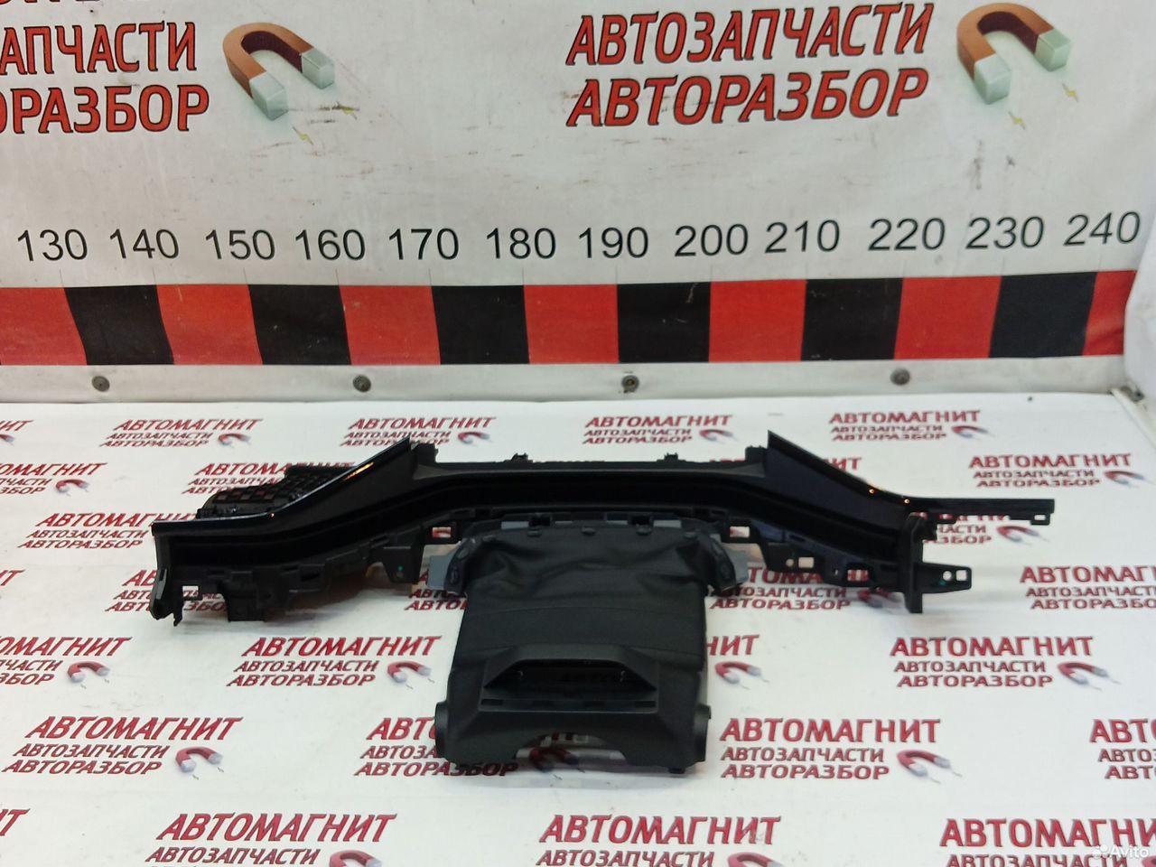 Дефлектор воздуховода левый кожух руля Zeekr 001