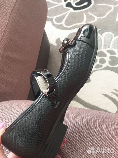 Туфли на девочку новые