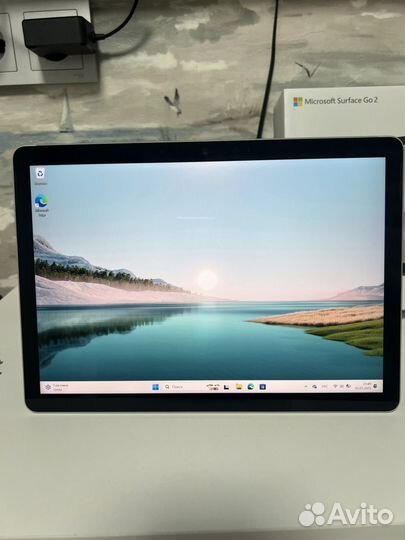 Планшет Microsoft Surface GO 2