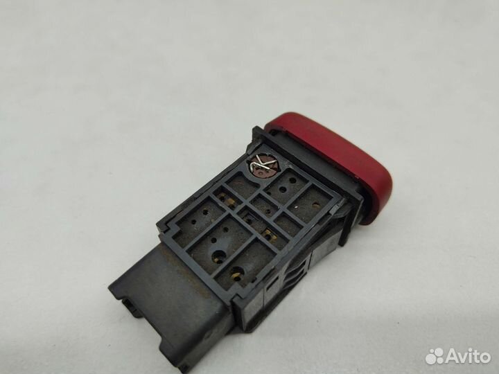 Кнопка аварийки Suzuki Cultus GC21S 1999 г.в