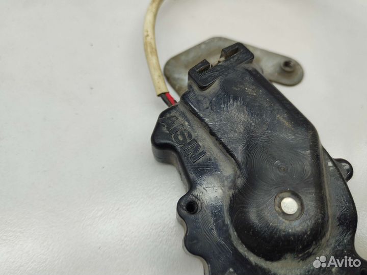 Активатор замка задний левый Suzuki Cultus GC21S