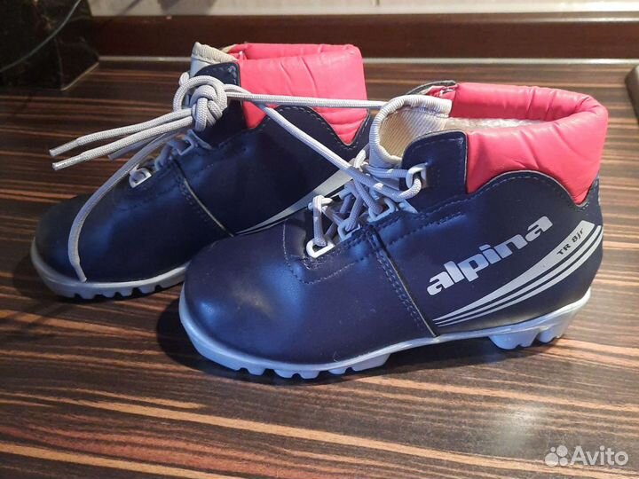 Лыжные ботинки