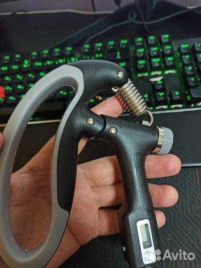 Эспандер кистевой регулируемый со счетчиком