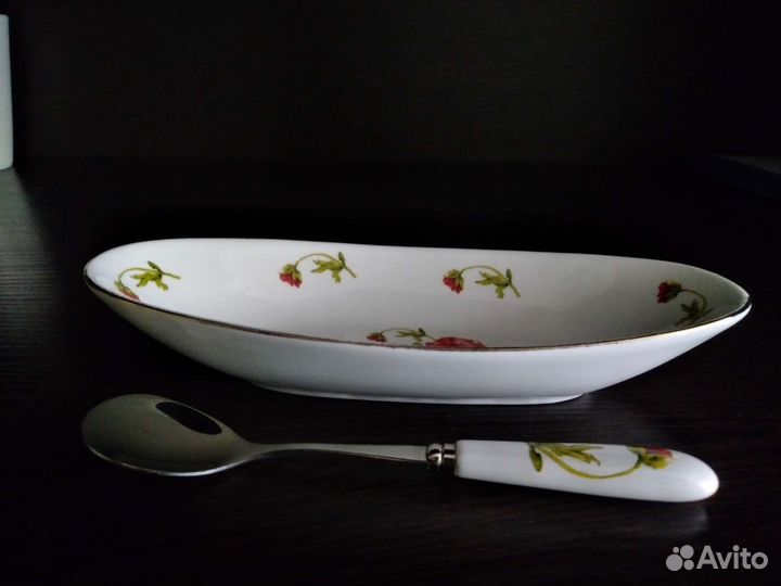 Икорница фарфоровая с ложкой