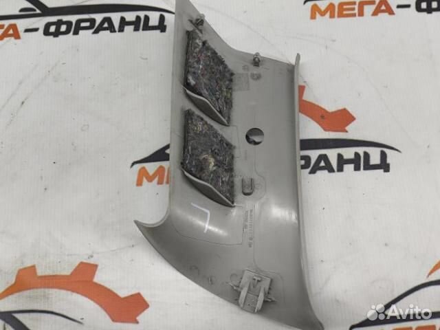 Накладка в салоне задняя левая Peugeot 308