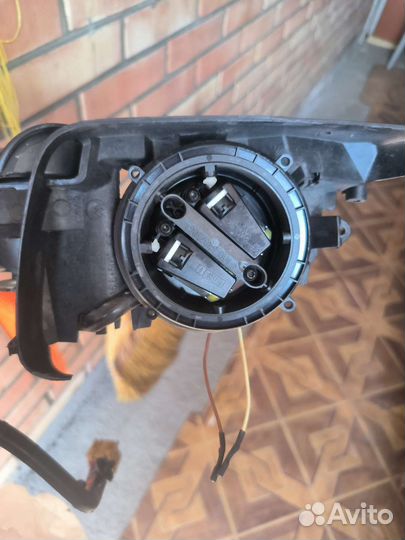 Зеркало битое левое volkswagen polo hatchback 2008