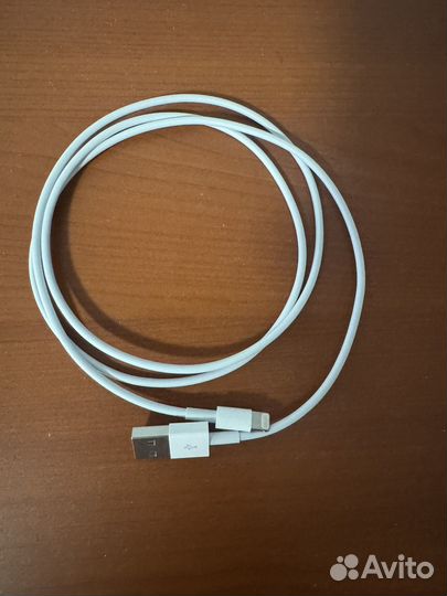 Оригинальный провод на iPhone