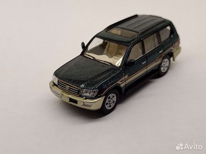 Моделька Toyota land cruiser 100 в масштабе 1/87