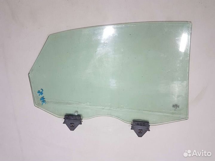 Стекло заднее правое acoustic коротыш ауди а8