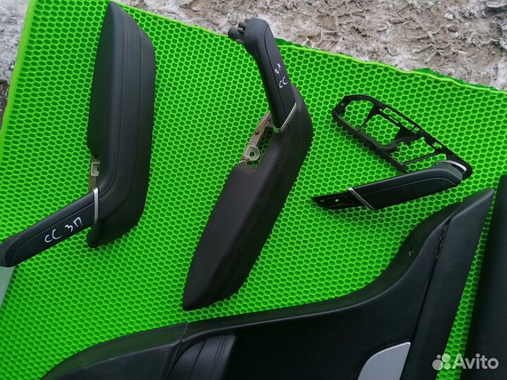 Обшивка ручка двери на VW Passat CC 2008-2017