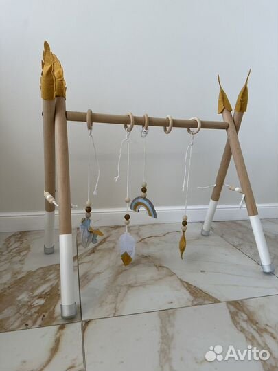 Деревянный мобиль развивающий Монтессори