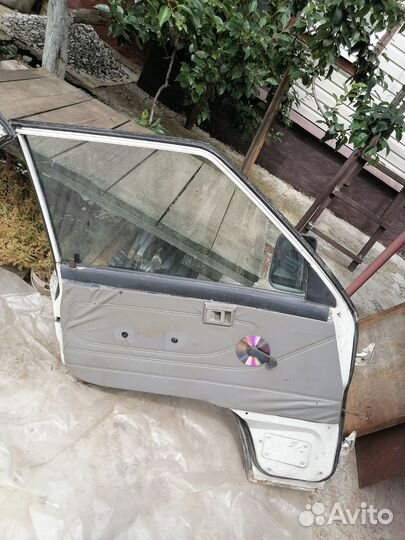 Передние двери Toyota town ace