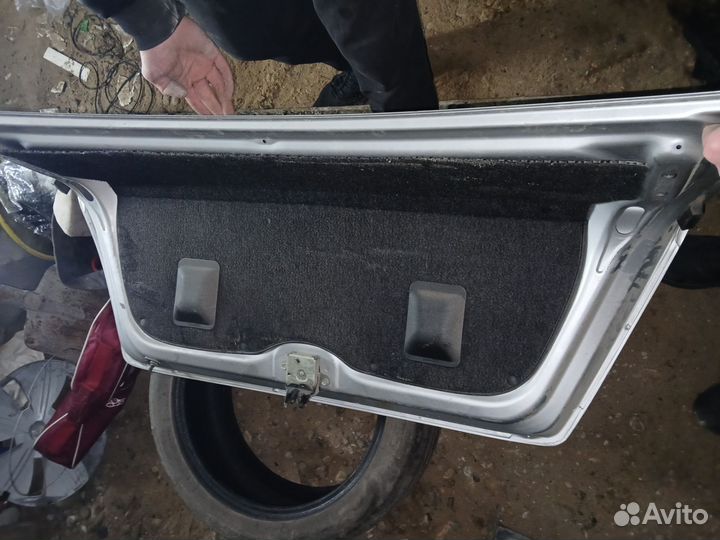 Крышка багажника Тойота Королла