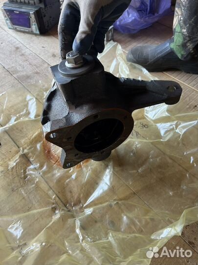 Поворотный кулак УАЗ