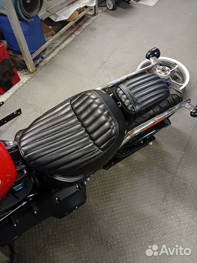 Harley davidson street bob сидения