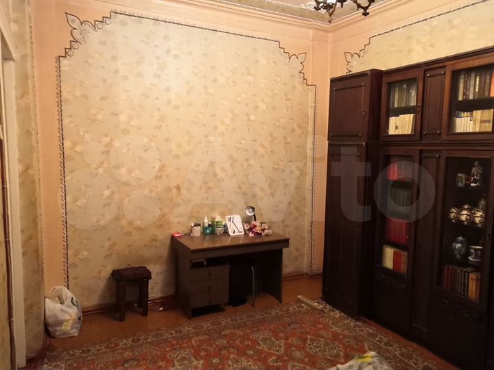Комната 14 м² в 2-к., 2/4 эт.