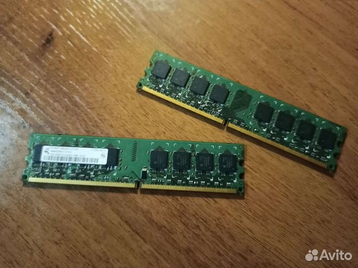 Оперативная память Infineon по 1 GB 2 штуки