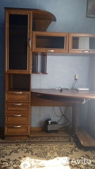 Компьютерный стол, кровать