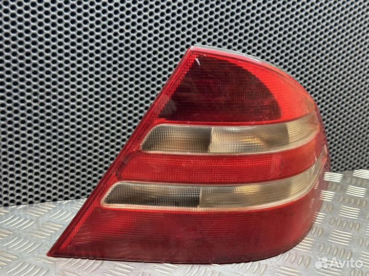 Фонарь Mercedes-Benz W220