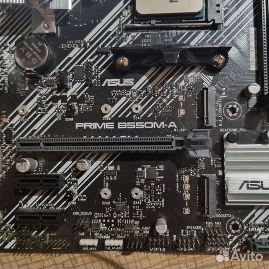 Материнская плата с процессором и памятью