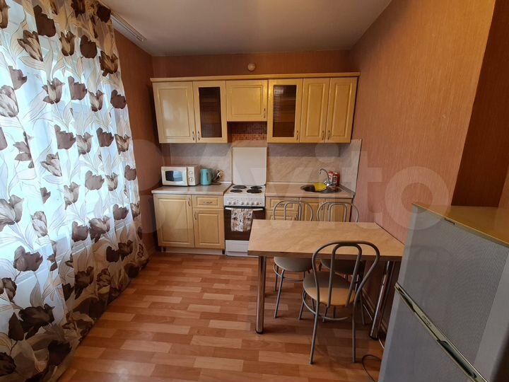 1-к. квартира, 42 м², 1/9 эт.