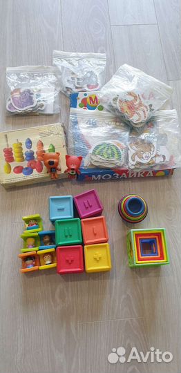 Развивающие игрушки для малышей пакетом
