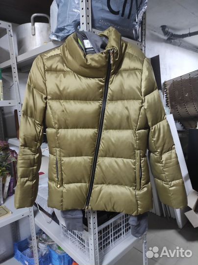 Пуховик женский 42 44 армани