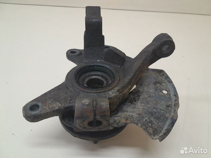 Кулак поворотный передний правый Kia Spectra 2001