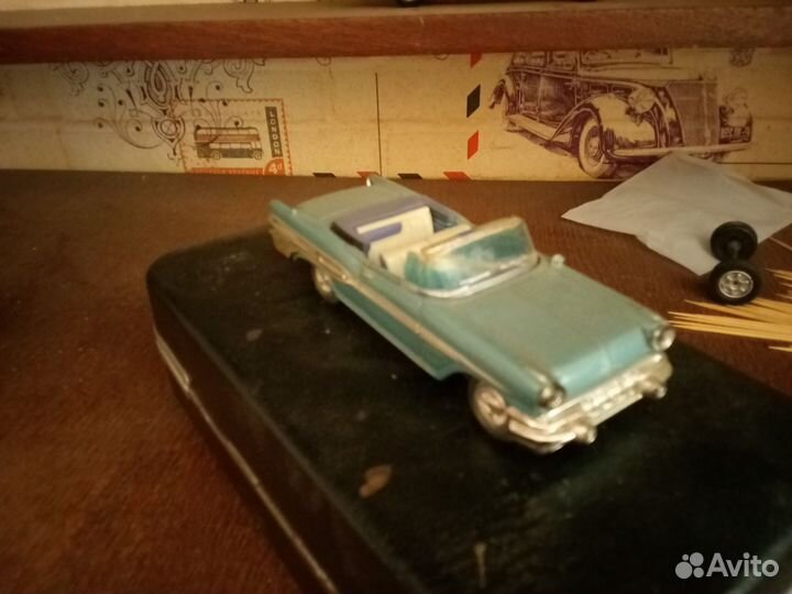 Модель автомобиля 1:43