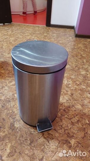 Мусорное ведро с педалью