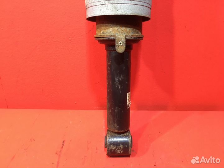 Стойка подвески передняя Land Rover Discovery 3