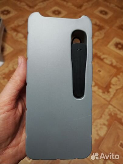 Беспроводной наушник