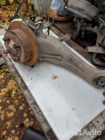 Кулак задний правый Митсубиси Лансер 9 1.6 л